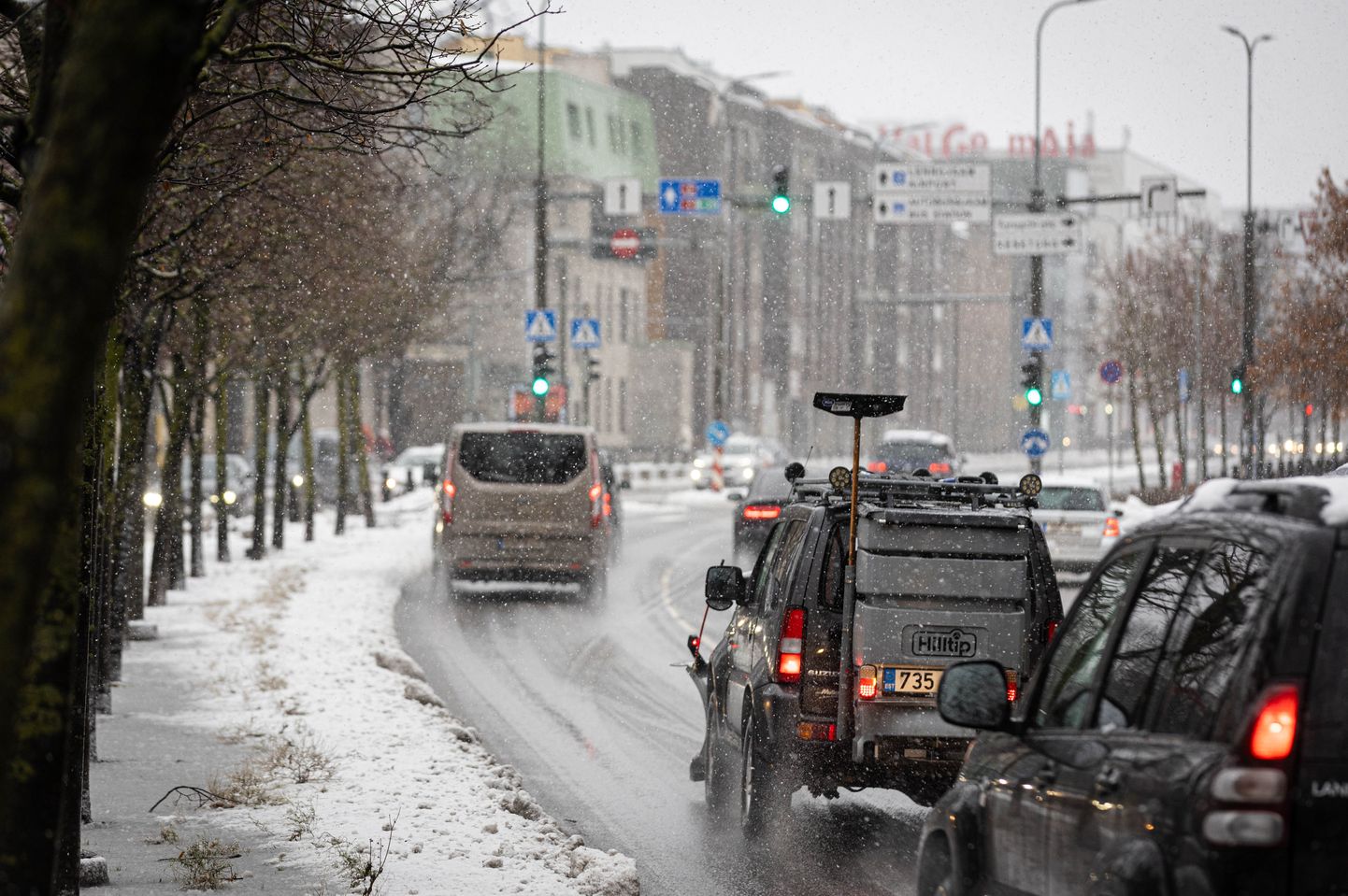 Снег и мокрый снег в центре Таллинна.
