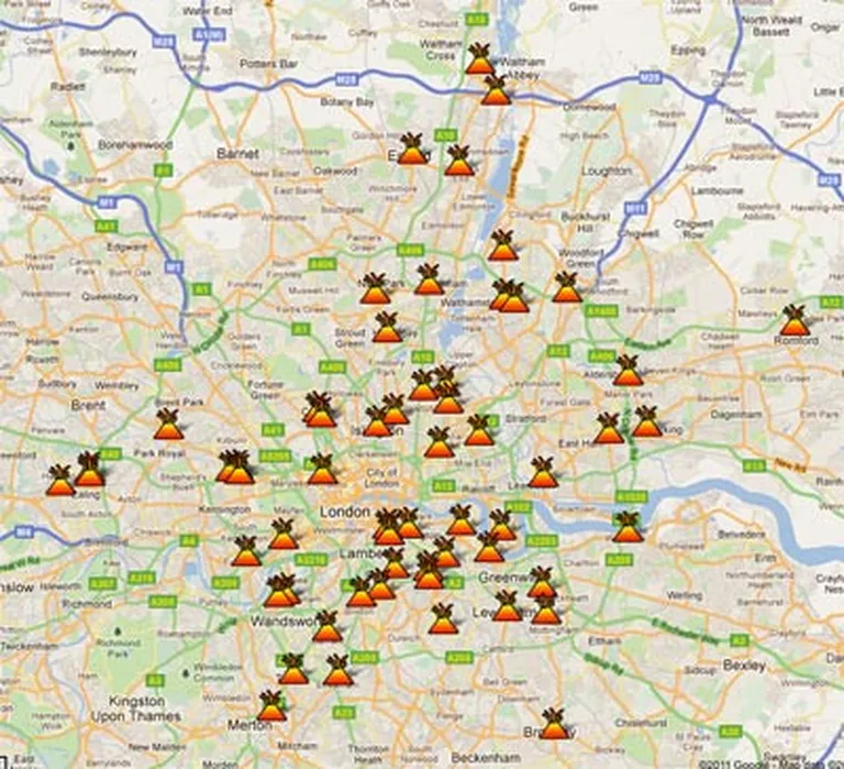 Londonas nemieru izplatības epicentri no Google Maps. (Lielāka izmēra bildi var apskatīt resursos) 