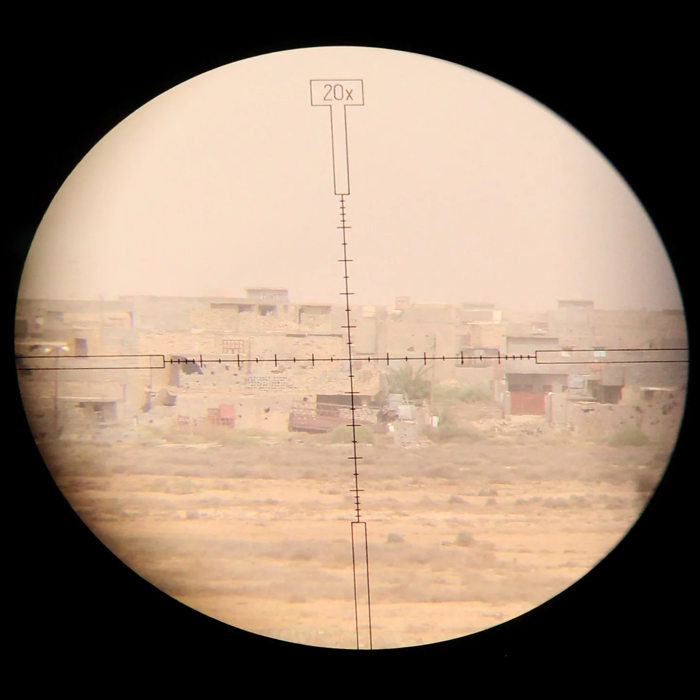 Fallujah´ lähedane Al-Hayakeli piirkond läbi snaiprisihiku.
