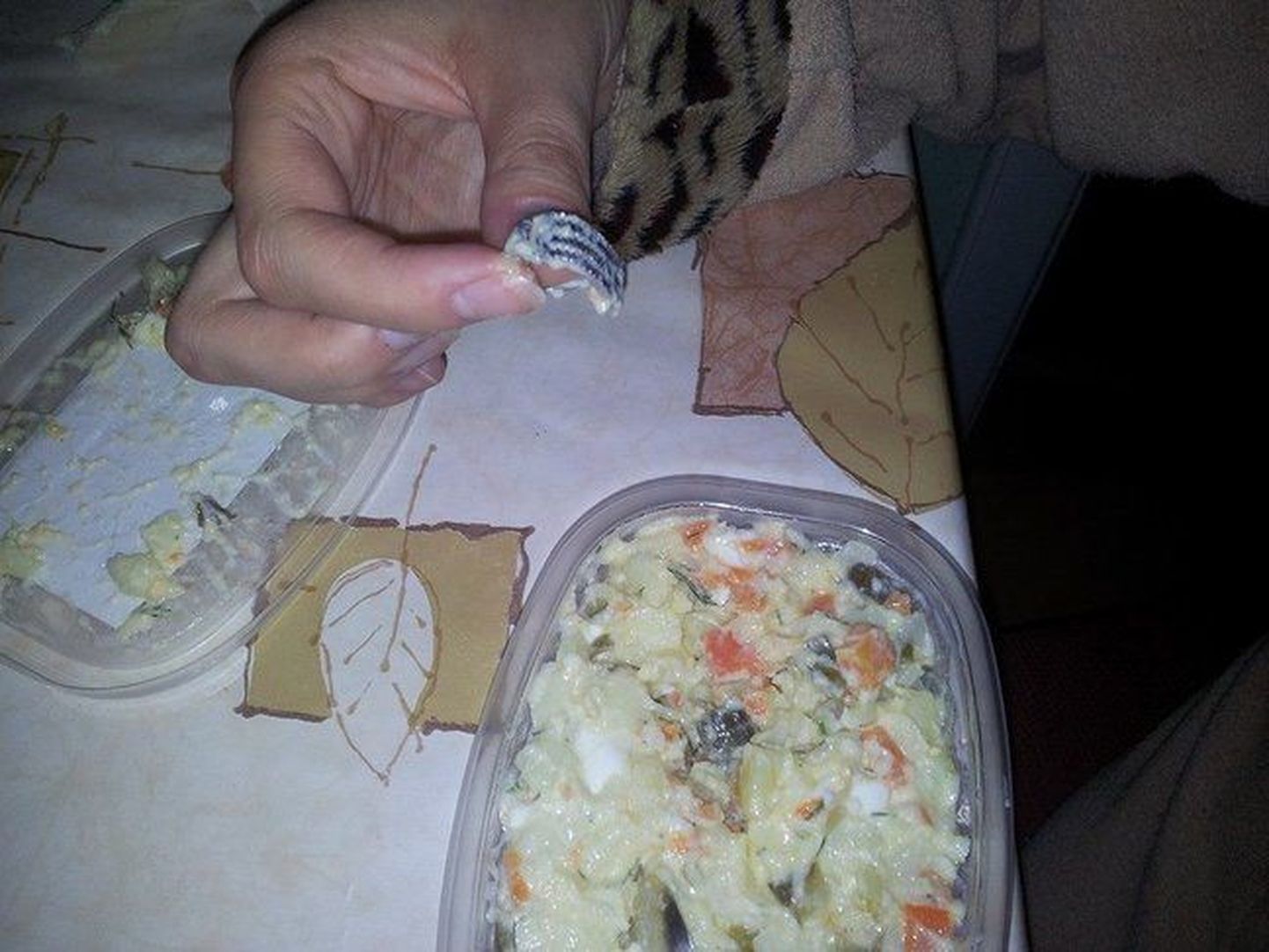 В картофельном салате из Maxima попалась сережка