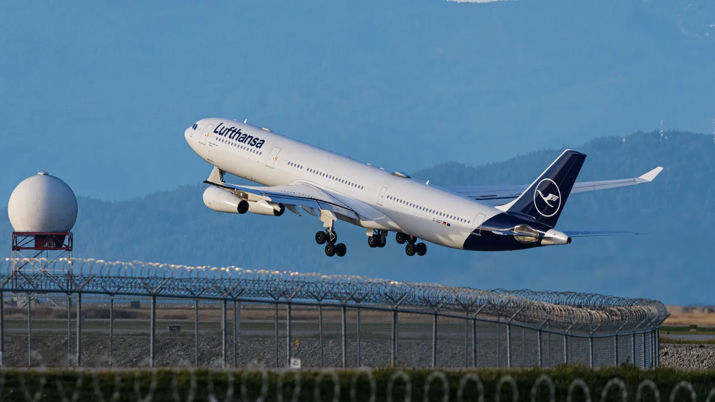 Самолет Lufthansa. Иллюстративное фото