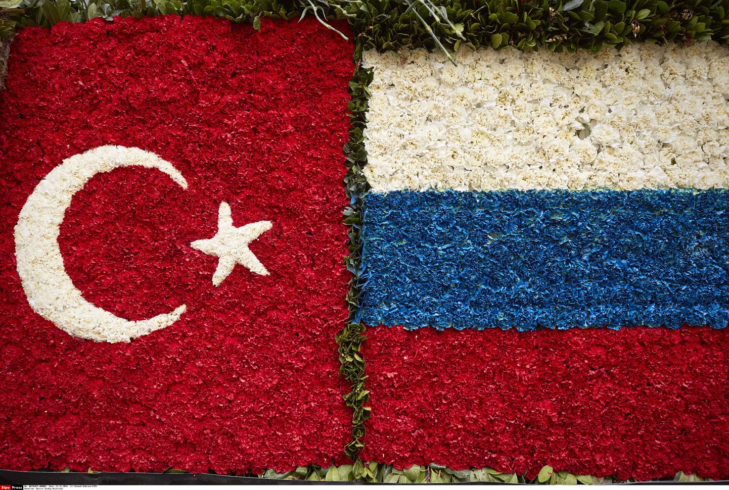 Türgi ja Venemaa lipud.
