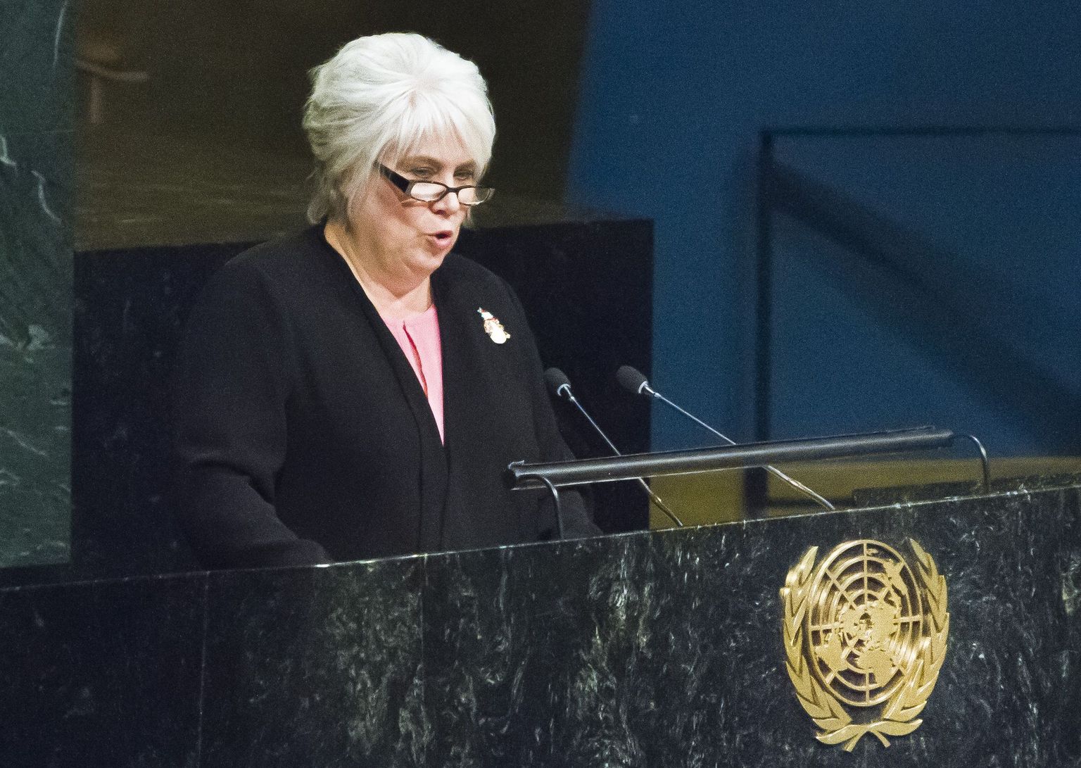 Marina Kaljurand ÜRO Peaassamblee ees kõnet pidamas