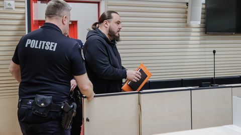 KUKU ⟩ Noorte toidukullerite orjastaja elas oma ohvritega koos