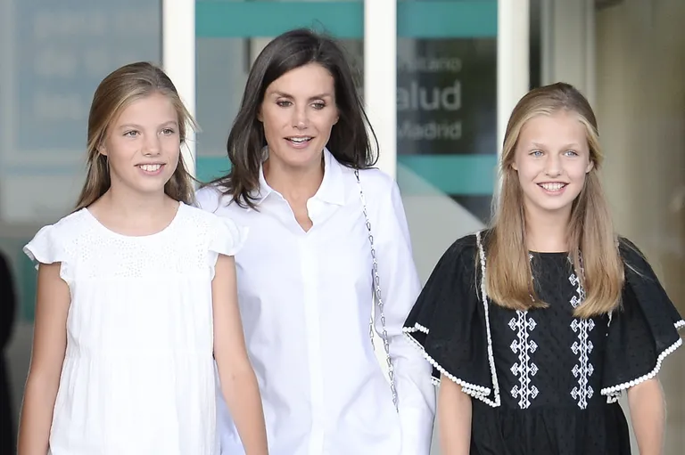 Kuninganna Letizia ja Astuuria printsess Leonor ning infanta Sofia.