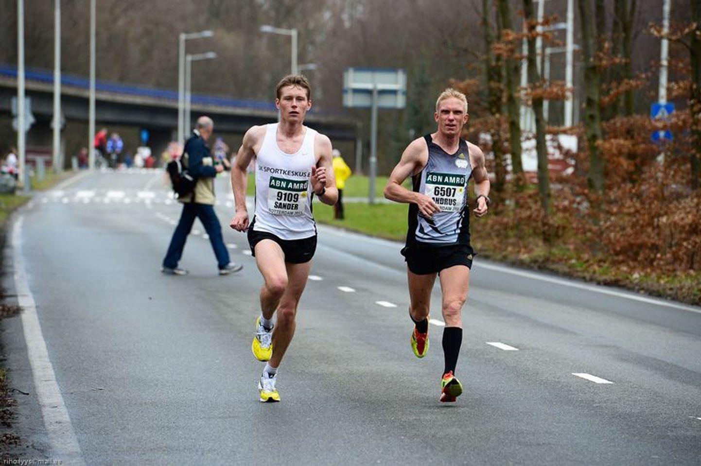 Andrus Lein käib jooksuvormi testimas mujalgi Euroopas. Pildil on Rakvere jooksumees (paremal) Rotterdamis võistlemas.