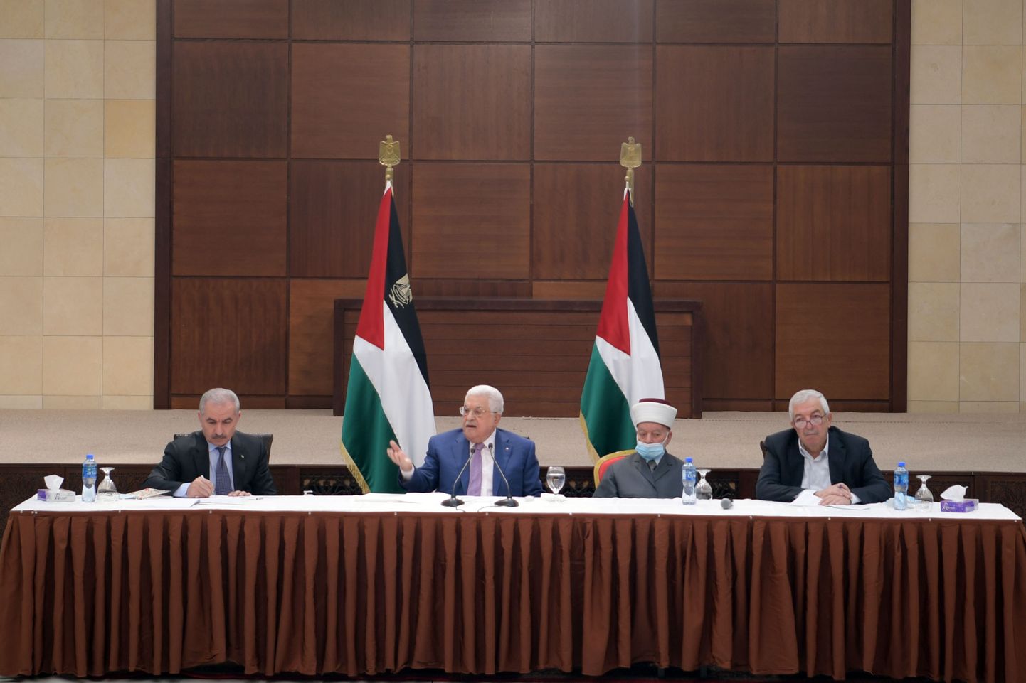 President Mahmoud Abbas Palestiina liidrite kohtumisel kõnelemas.