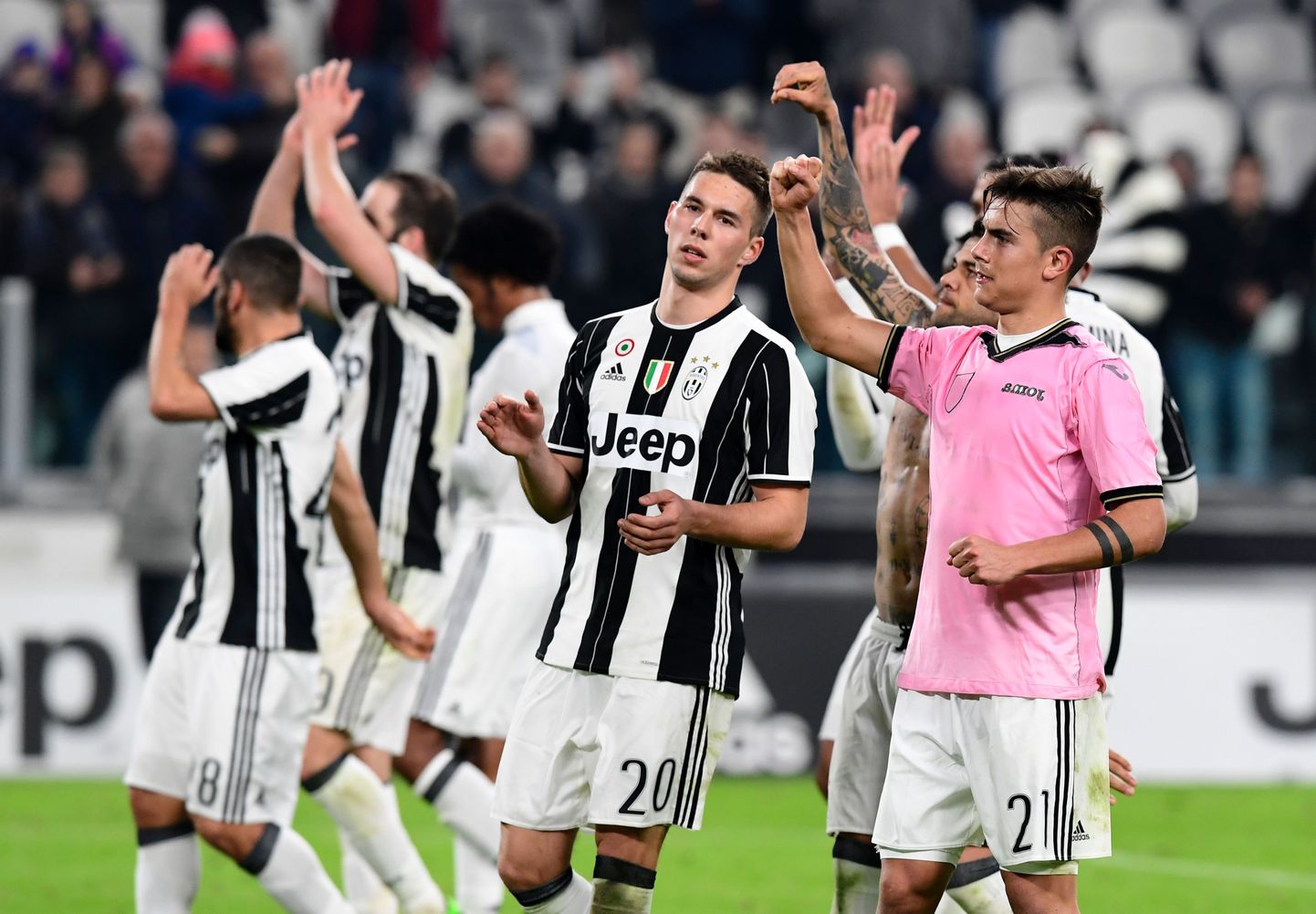Juventuse mängijad tähistamas järjekordset võitu.
