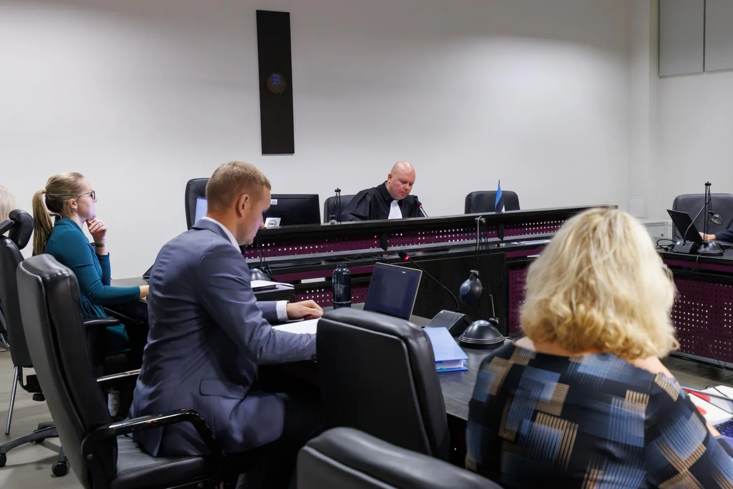 Прокуратура предъявила обвинение компании Tervise Paradiis и старшему инструктору водного центра Герт Куузик обвинение в халатности, повлекшей смерть по неосторожности.