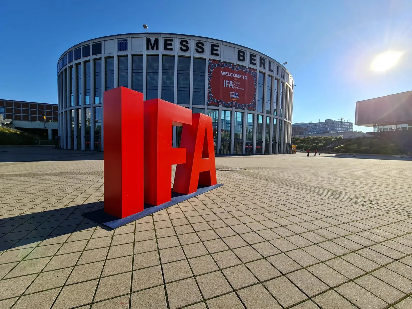 Tarbijaelektroonikamess IFA siiski toimus: 250 000 külastaja asemel oli kohal 6100, kuid korraldajad olid ikkagi rahul.
