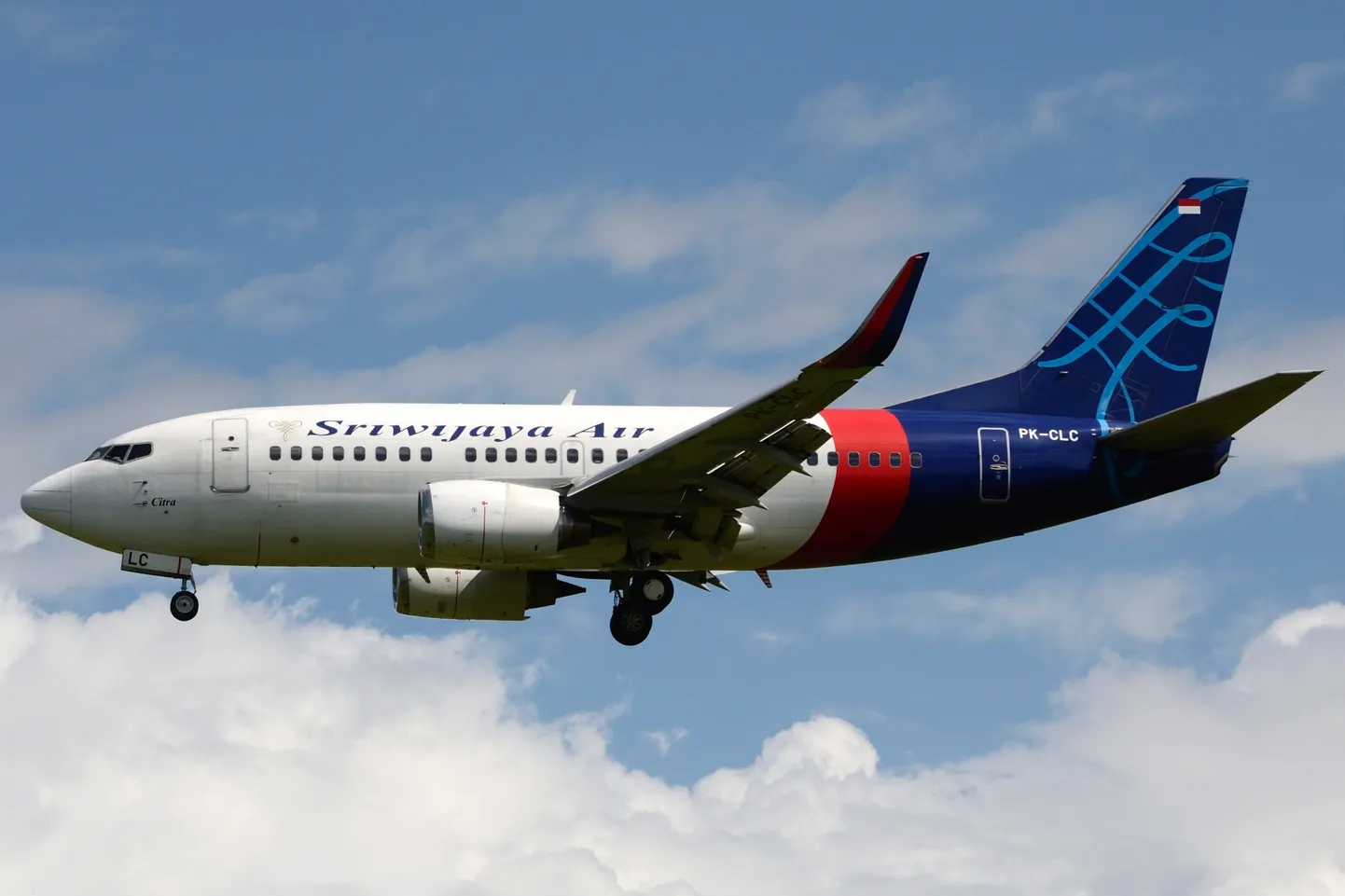 Lennufirma Sriwijaya Air lennuk Boeing 737-500.