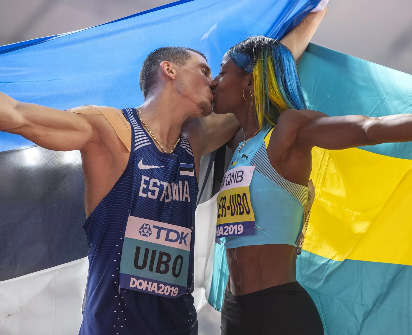 Maicel Uibo ja Shaunae Miller-Uibo lembehetk MM-il pärast seda, kui mõlemad võitsid hõbemedali.