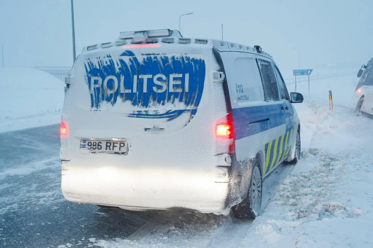 Pühadeeelne närviline aeg liikluses päädis mitme õnnetusega.