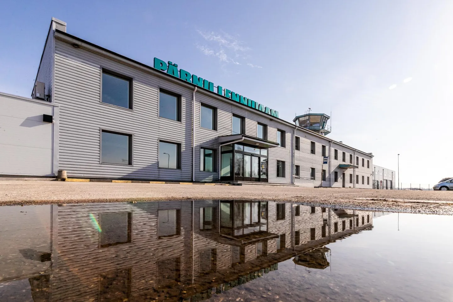 Pärnu lennujaamast saab sel suvel lennata nii Soome kui Rootsi.