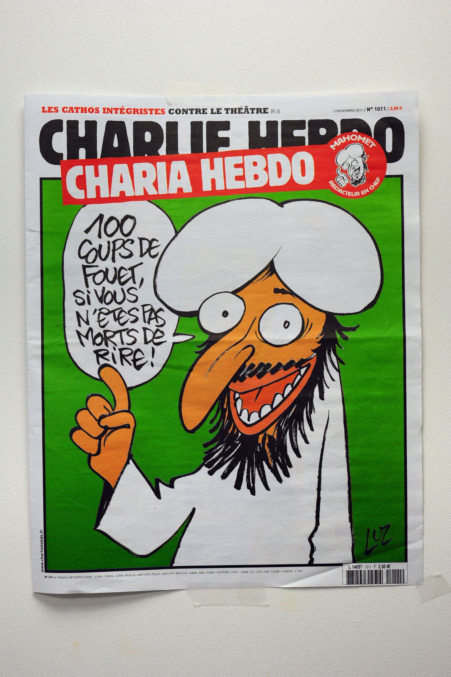 Номер Charlie Hebdo с изображением пророка Мухамеда. Иллюстративный снимок.