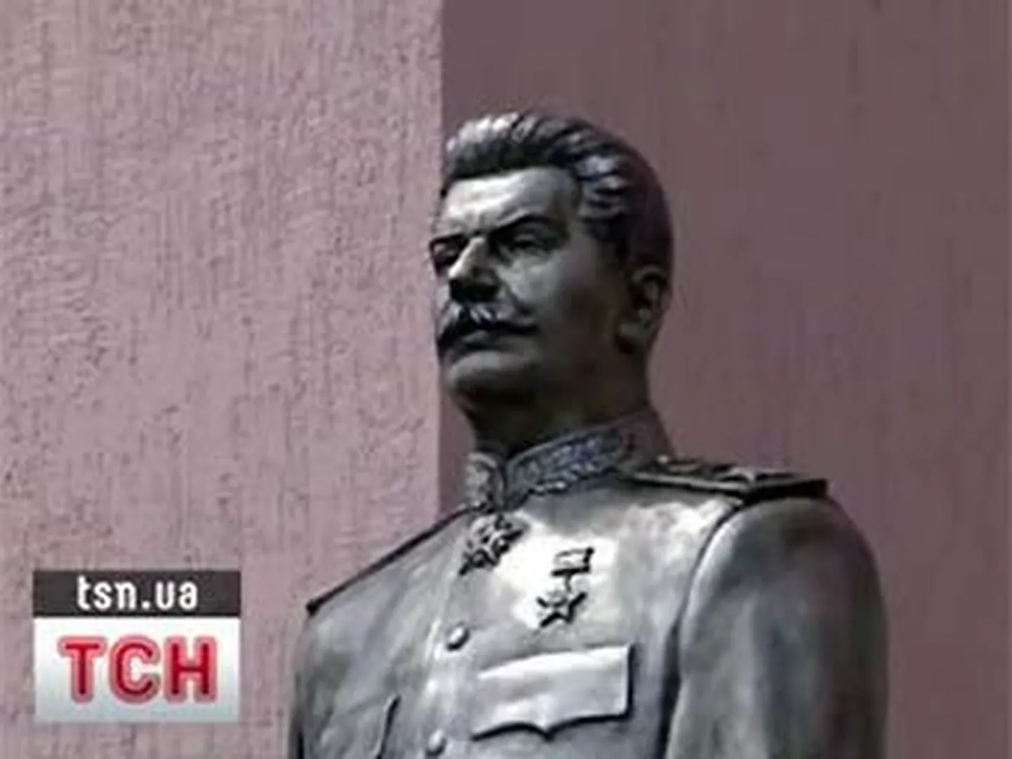 Памятник Сталину в Запорожье. Кадр телеканала ТСН