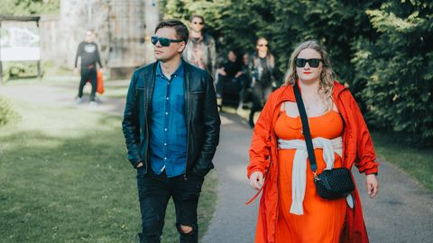 MEKLĒ SEVI! ⟩ Siguldā pulcējas Džeka Vaita talanta cienītāji no visas Baltijas