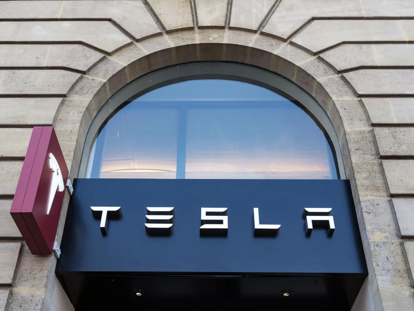 Tesla.