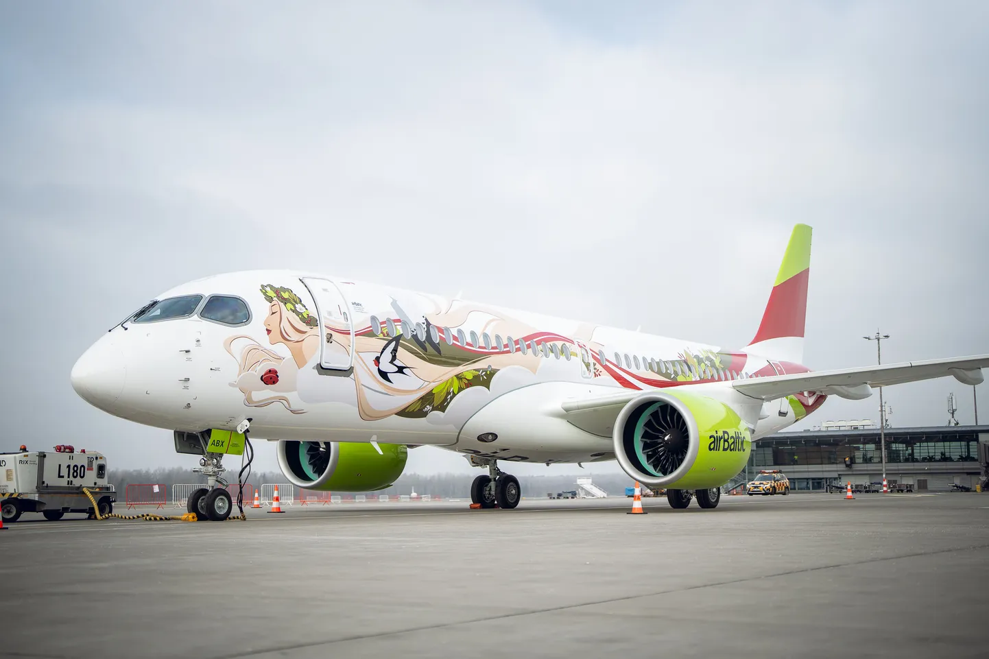 Новый самолет airBaltic