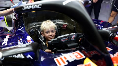 AMETLIK ⟩ 11-aastane Räikkönen sõlmis lepingu F1 tiimiga: tal on loomulik anne