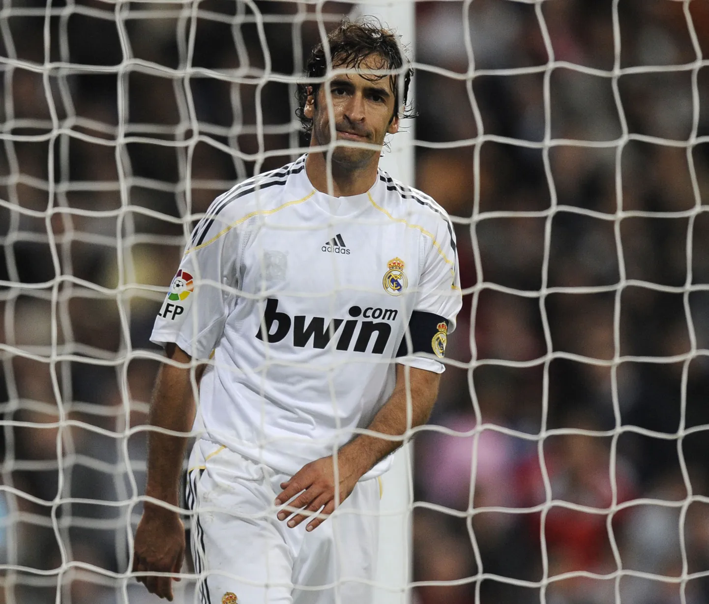 Ilmselgelt pettunud Madridi Reali kapten Raul.