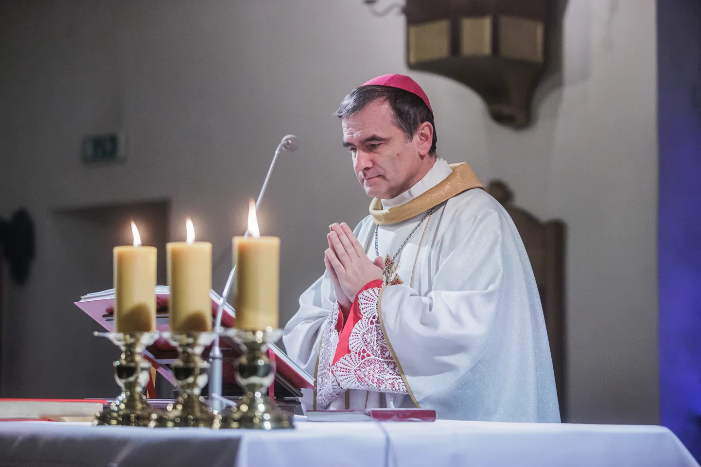 Eelmise aasta jõuluöö missa Peeter-Pauli katedraalis. Pühitseb piiskop Philippe Jourdan.