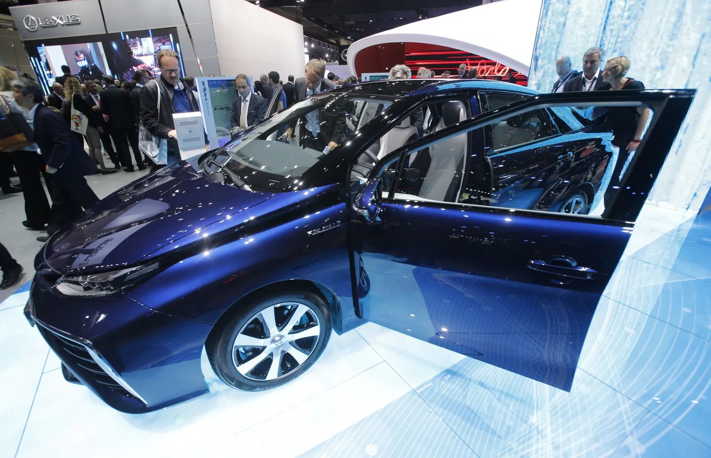 Vesinikauto Toyota Mirai