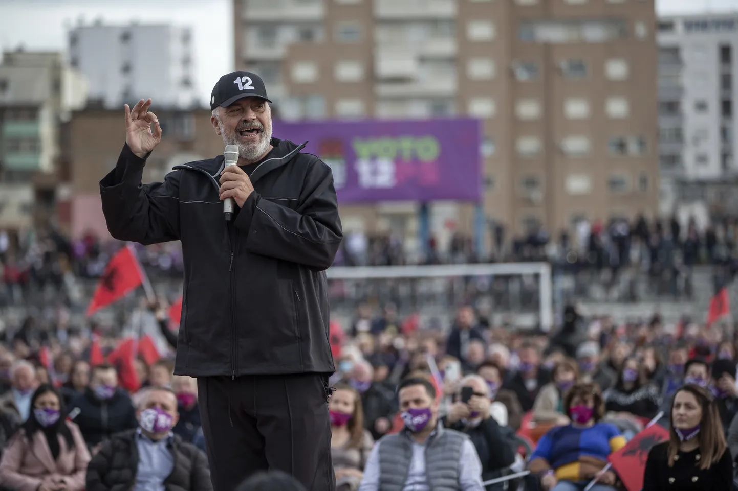 Albaania peaminister Edi Rama kampaaniaüritusel.