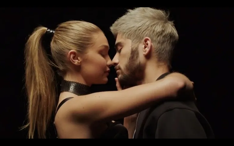 Kaader Zayn Maliku videost «Pillowtalk», kus Gigi Hadid kaasa lõi (Xposure)