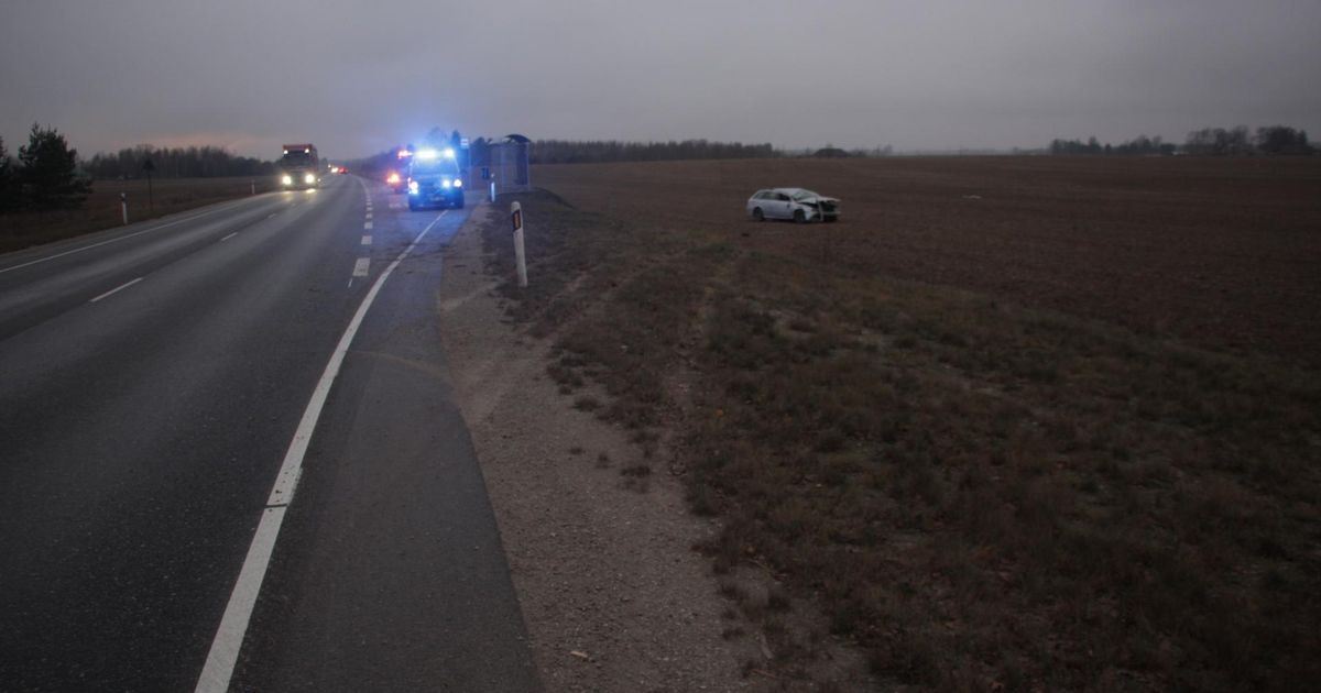 BMW sõitis teelt välja