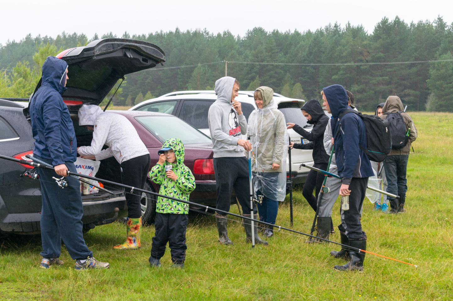 Kalapüügivõistlusel osales 57 vihma ja tuult trotsinud õngitsejat.