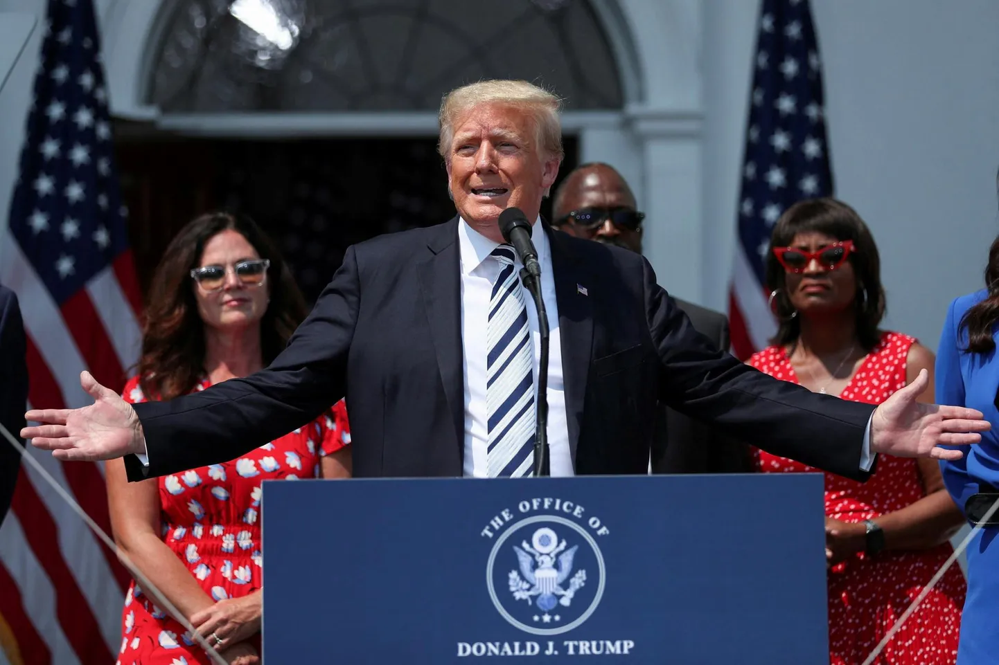 Endine USA president Donald J. Trump.