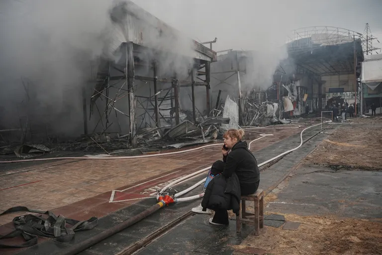 Последствия атаки российского беспилотника в Харькове.