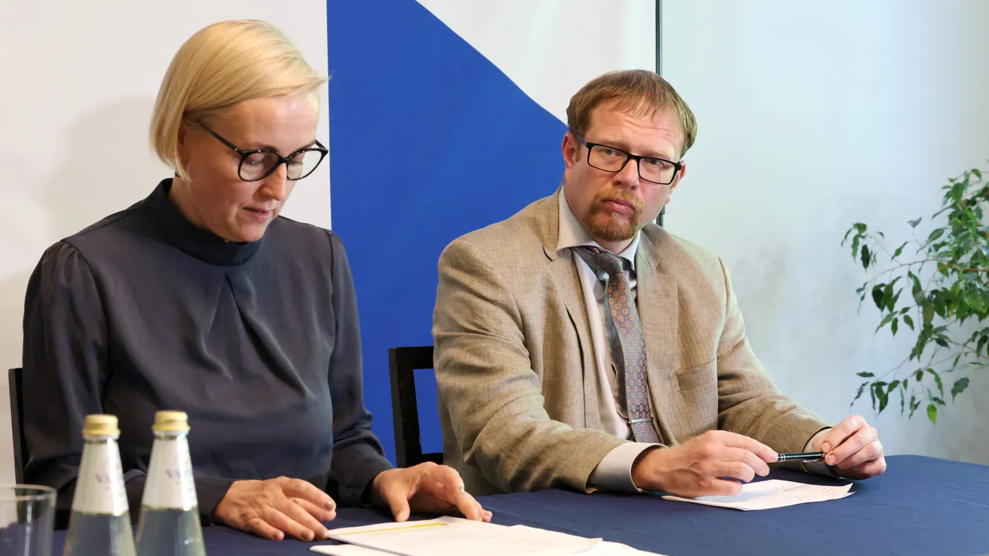 Haridus- ja teadusminister Kristina Kallas ja Eesti Haridustöötajate Liidu esimees Reemo Voltri.