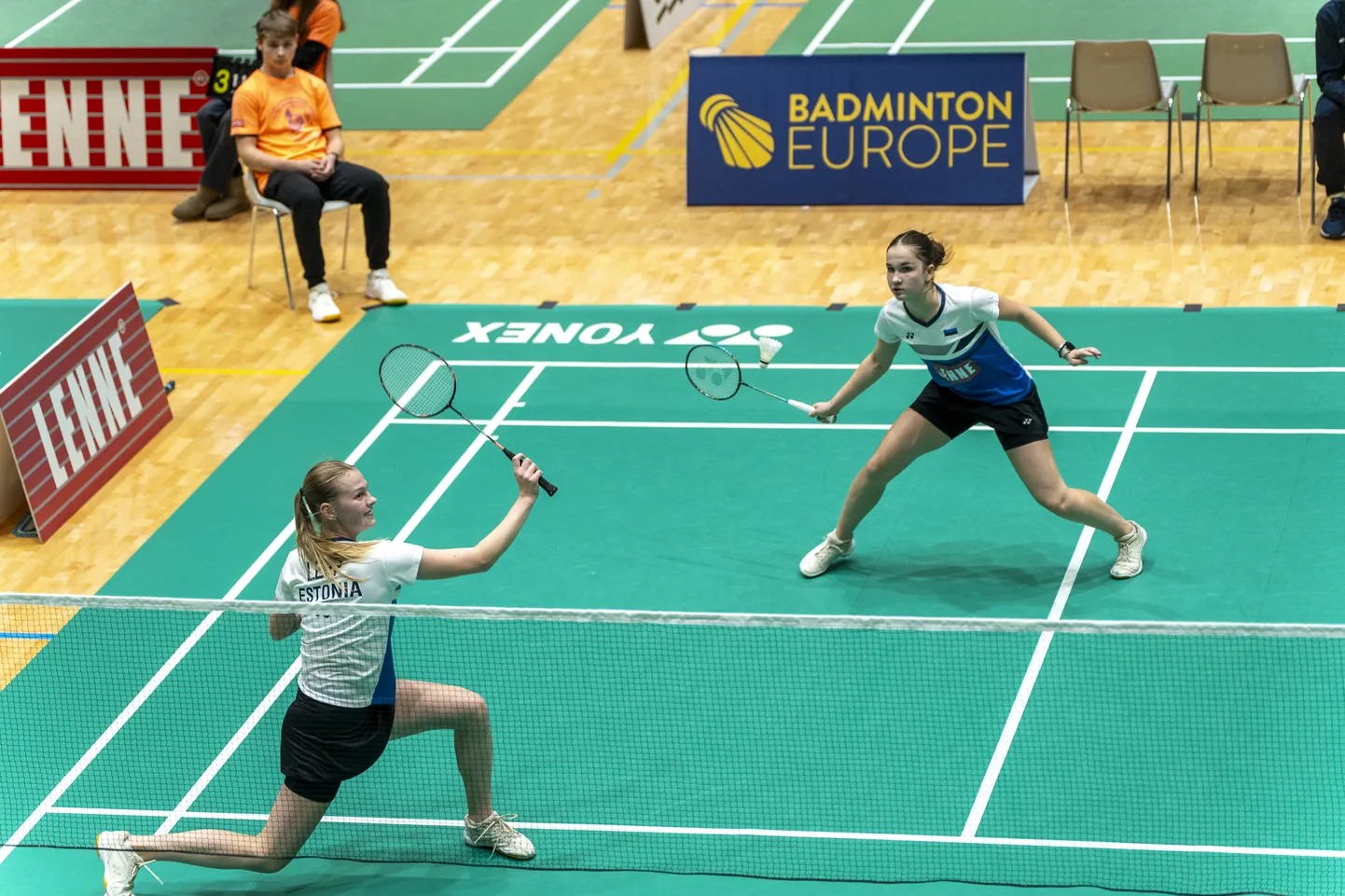 Kaisa Liis Lepp (vasakul) ja Romili Vakk saavutasid Euroopa karikaetapil U17 vanuseklassis esikoha.