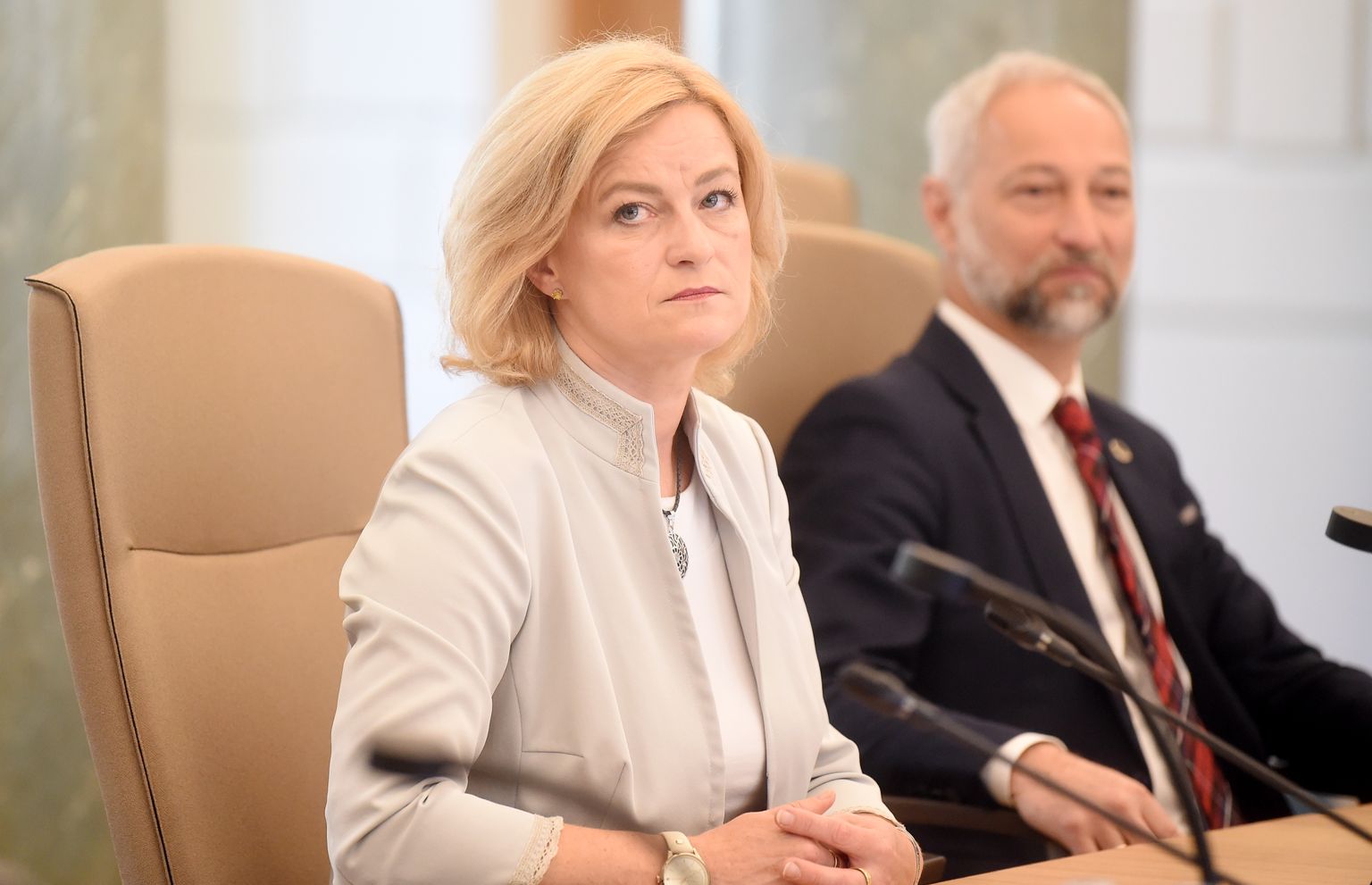 Министр экономики Илзе Индриксоне и министр юстиции Янис Борданс