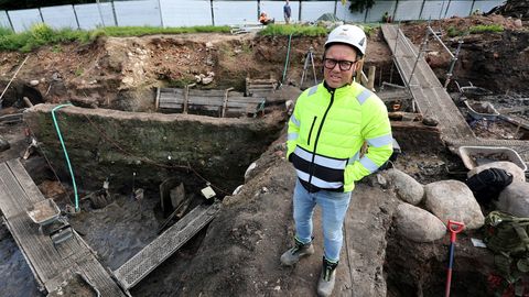 Kindlustatud kaldaserv Siuru ehitusaugus tekitab elevust. Sadamakohast rääkida on veel ennatlik