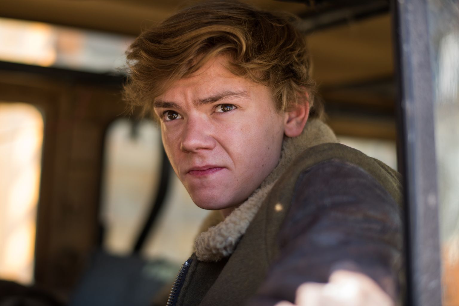 Näitleja Thomas BrodieSangster kihlus Elon Muski endise naisega