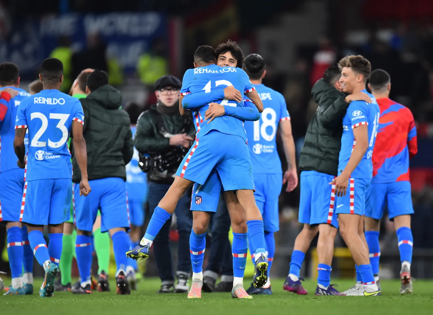 Madridi Atletico mängijad edasipääsu tähistamas.