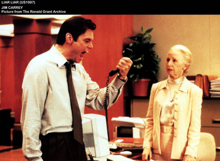 Kaader 1997. aasta filmist «Liar,Liar». Pildil Jim Carrey (vasakul)
