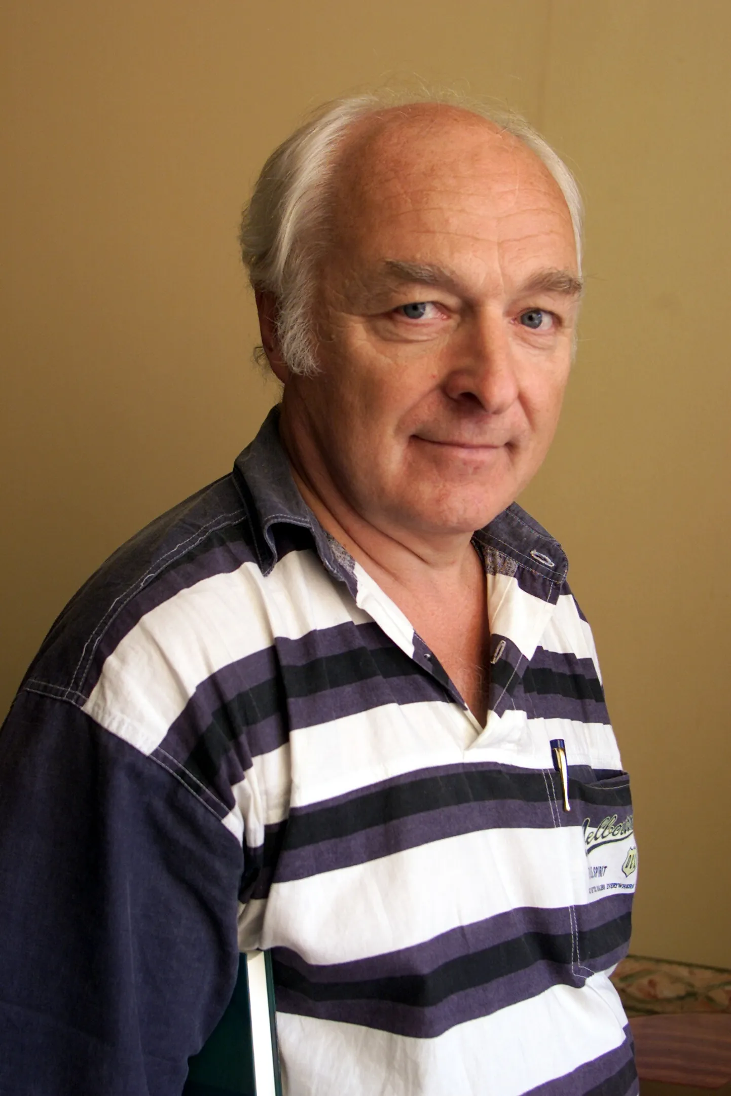 Kirjanik Vaapo Vaher.
