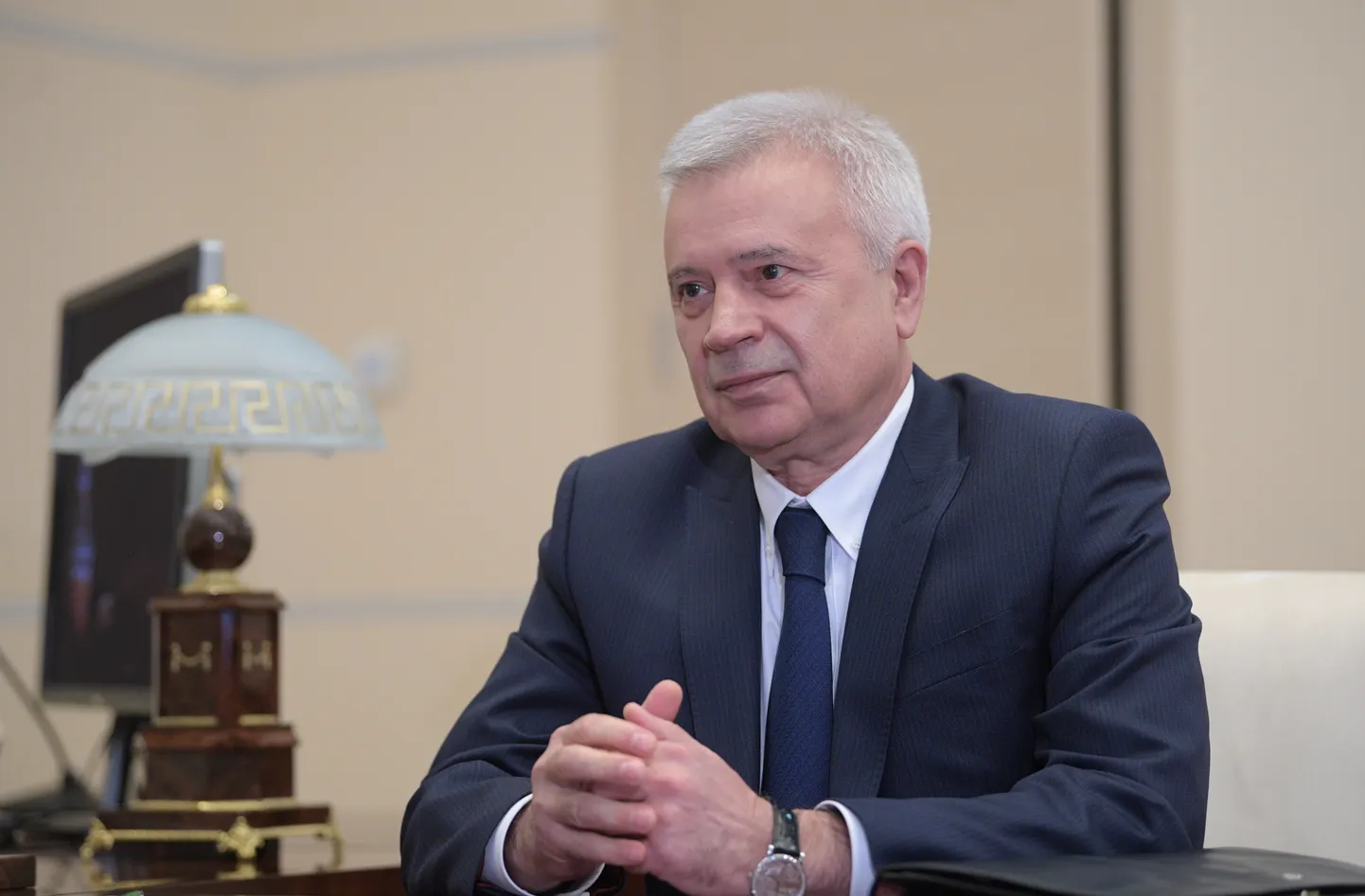 Lukoili juht Vagit Alekperov mullu aprillis kohtumisel Vene presidendi Vladimir Putiniga.