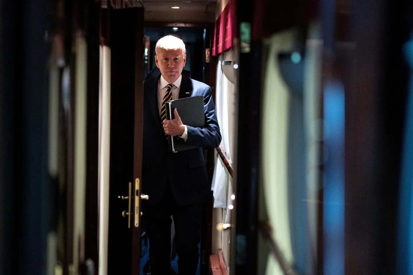 Ameerika Ühendriikide president Joe Biden rongisõidul Kiievist tagasi Poolasse.