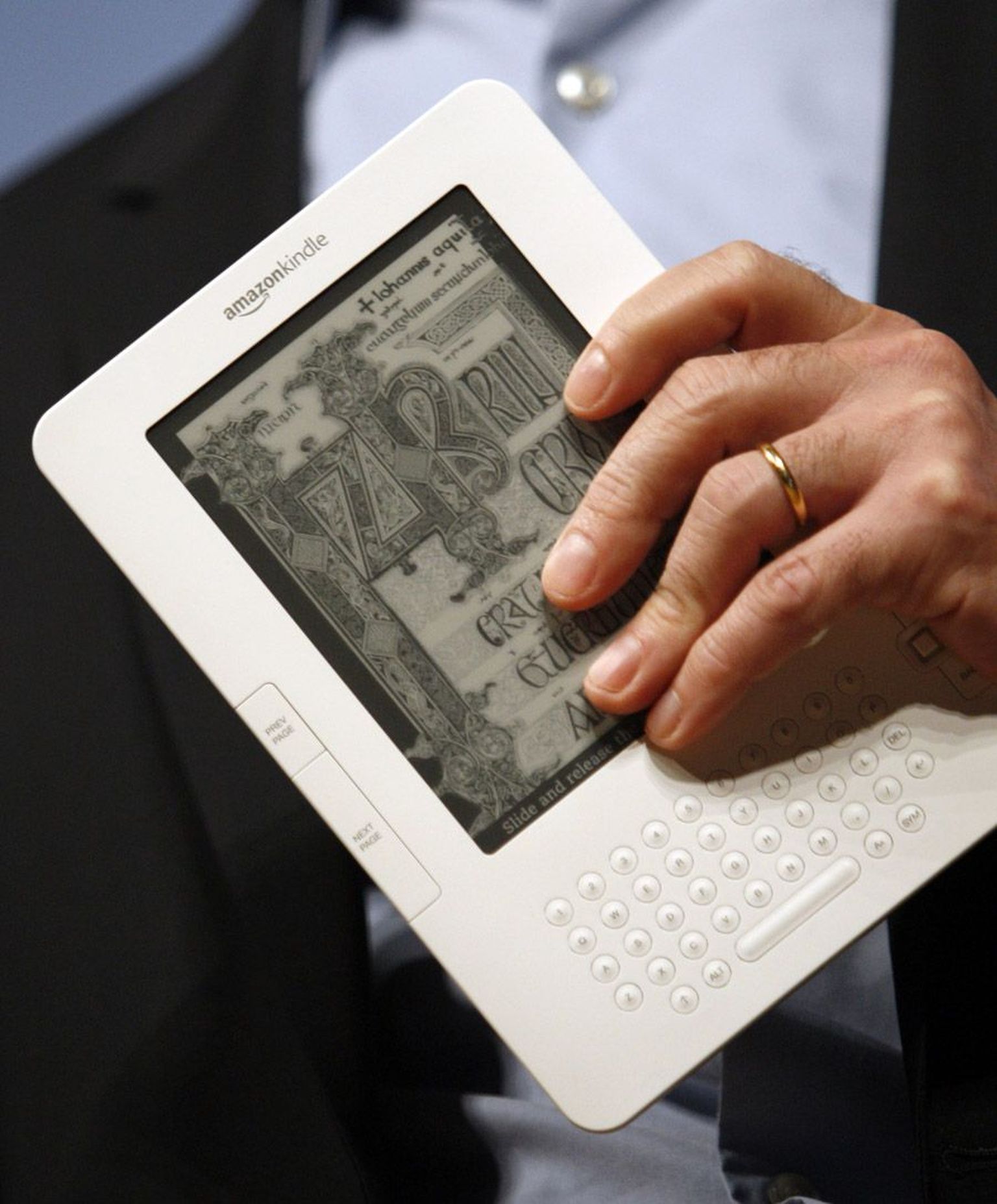 Teise põlvkonna e-luger Kindle töötab klahvide abil, uus tahvelarvuti on eeldatavasti juba puutetundliku ekraaniga.