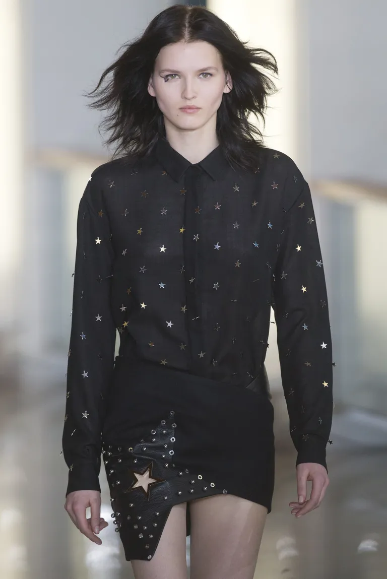 Kätlin Aas esitleb Anthony Vaccarello 2015/2016 sügis-talvist kollektsiooni.