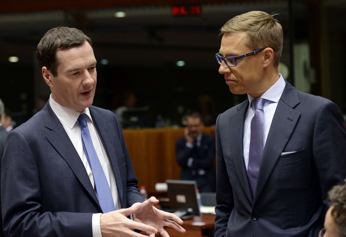 Briti rahandusminister George Osborne Soome kolleegi Alexander Stubbiga.