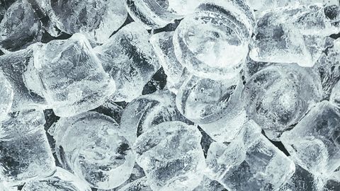 Kuidas see võimalik on – jää, mis on tahke 2000 C kraadi juures?