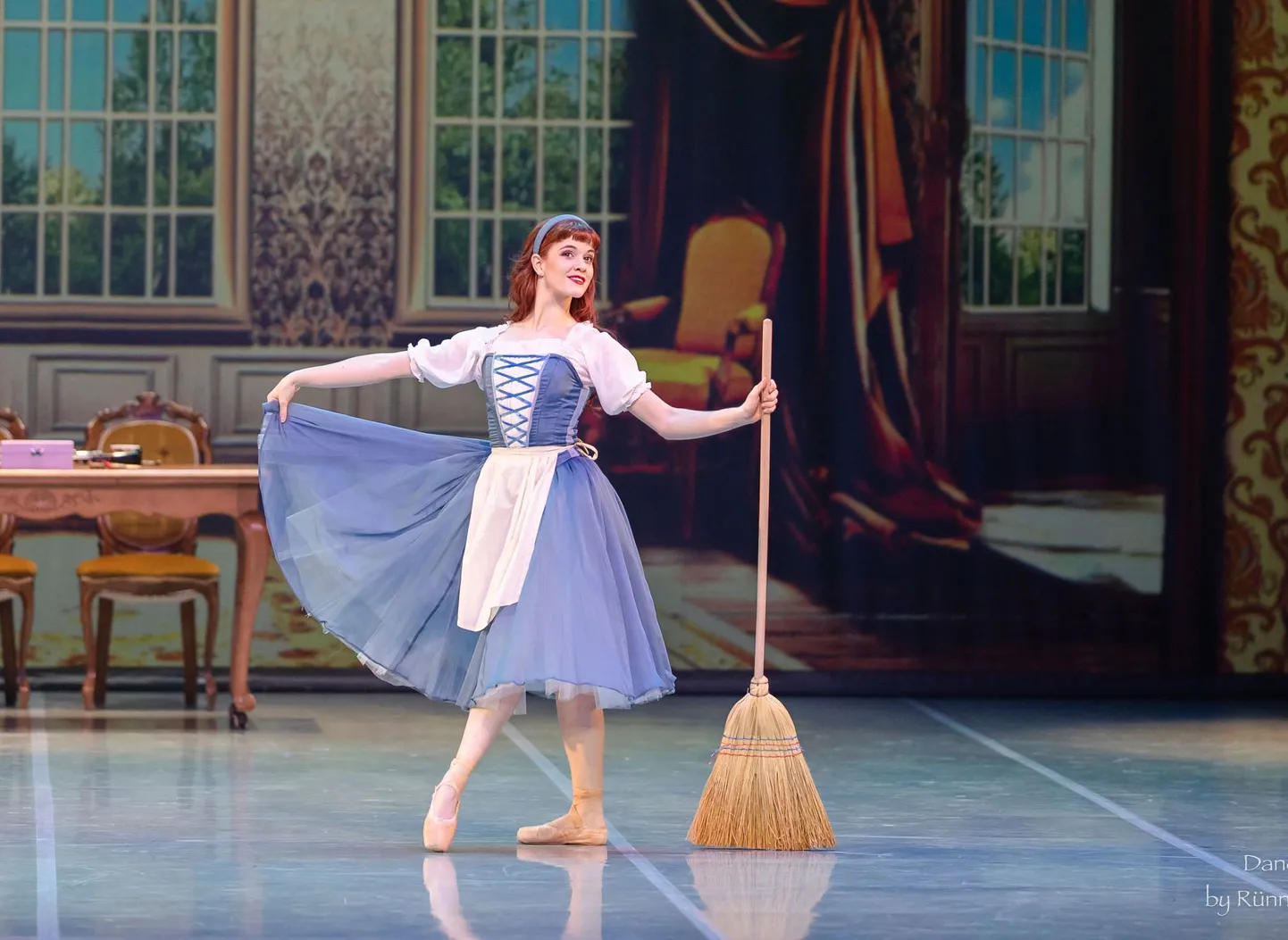 Klassikalises etenduses on ka tänapäevaseid balletielemente ning samuti palju huumorit.
