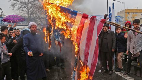 EESTLANE USA KÕRBES ⟩ USA lipu põletamine Washingtoni tänavatel on nüüdsest arvamuse avaldamine