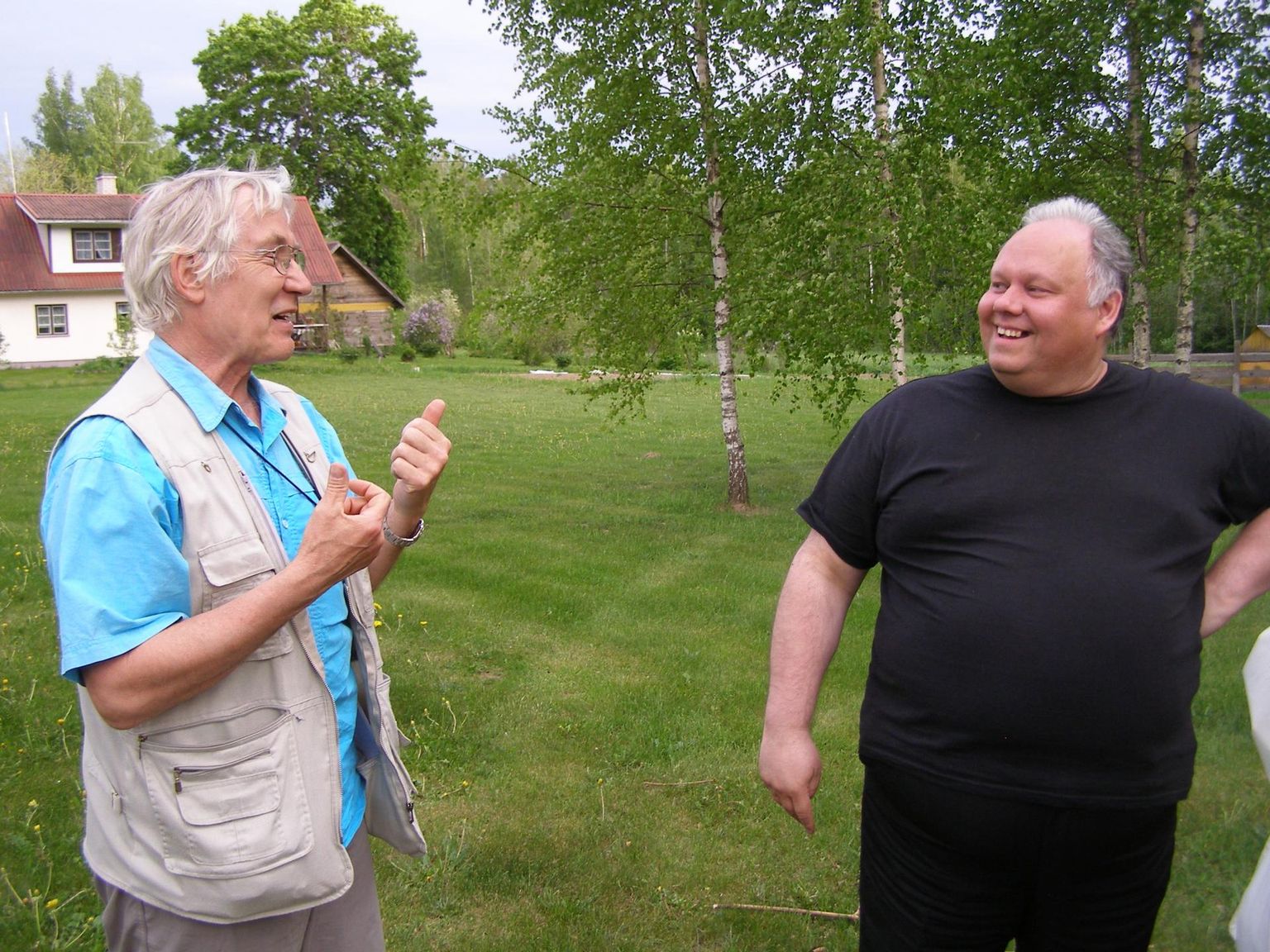 Filofoof Jaan Kaplinski ja geoloog Ivar Puura 2009. aasta mais põlvnemise teooria teemalises 35. kevadkoolis Karilatsis.